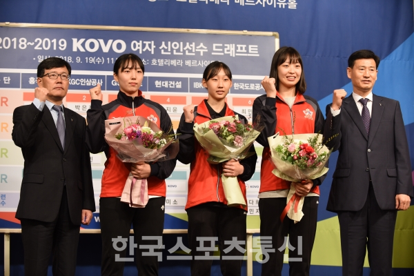 KGC인삼공사, 왼쪽부터 고의정, 이예솔, 박은진, (나현수)